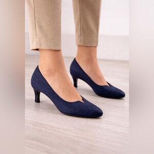 BeautiFeel Navy Elegance Heels